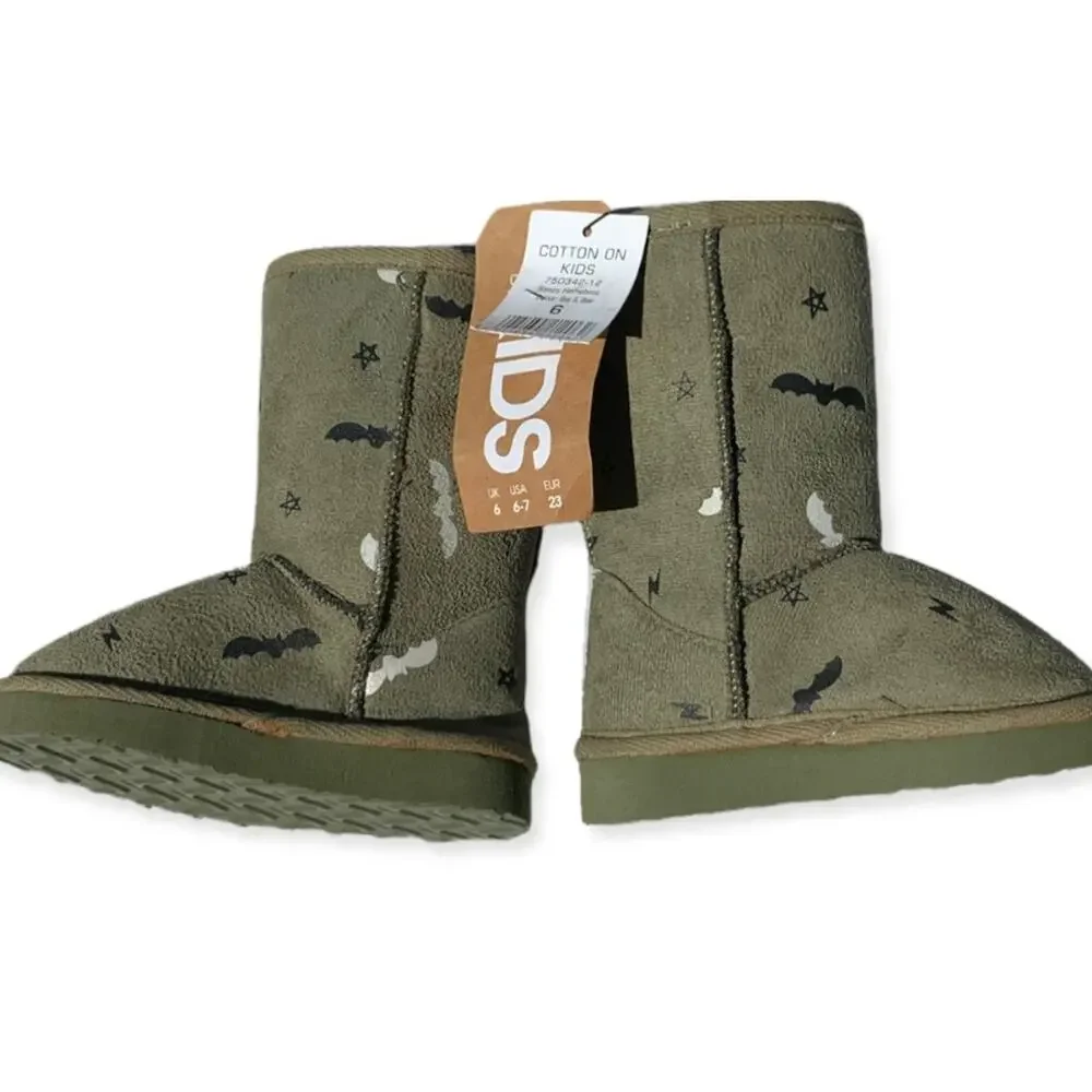 Cotton On Green Bat and Stars Homeboots Size 6-7